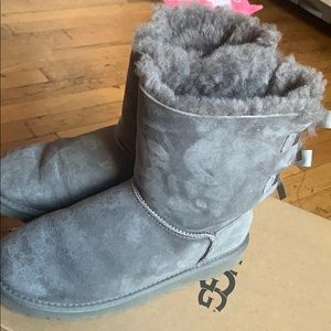 Women Uggs size 6